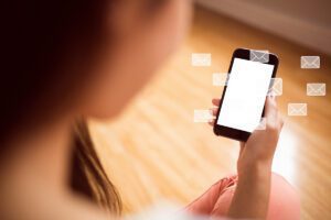Tinder, Bumble, Hinge… ou juste ton nouveau miroir d’estime personnelle?