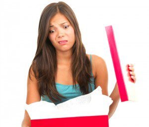 Conseil aux hommes : erreurs à éviter avant d’acheter un cadeau pour elle