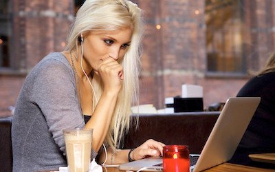 Comment aborder quelqu’un en ligne ? Quelques astuces
